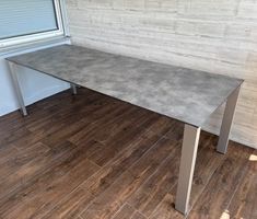 Praktischer (Garten-) Ess-/Tisch 2-fach ausziehbar in grau
