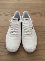 Adidas Low-Top-Sneaker (Skateboarding UNISEX; EUR 42 2/3)