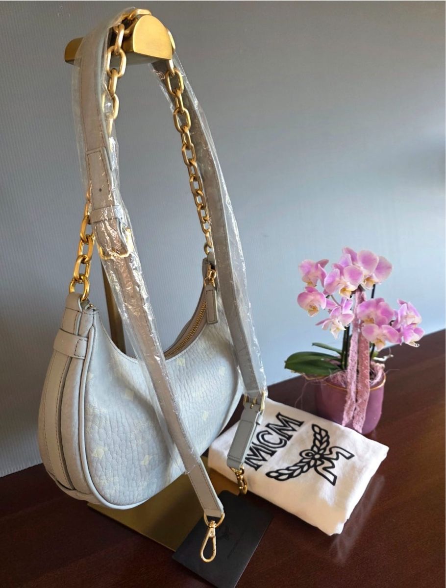 Mcm Borse da donna: MCM Handtasche hellgrau neu mit Staubbeutel und Karte – Nuovo (secondo la descrizione) da Aarburg venduto da SA.TheTimelessLuxury 1