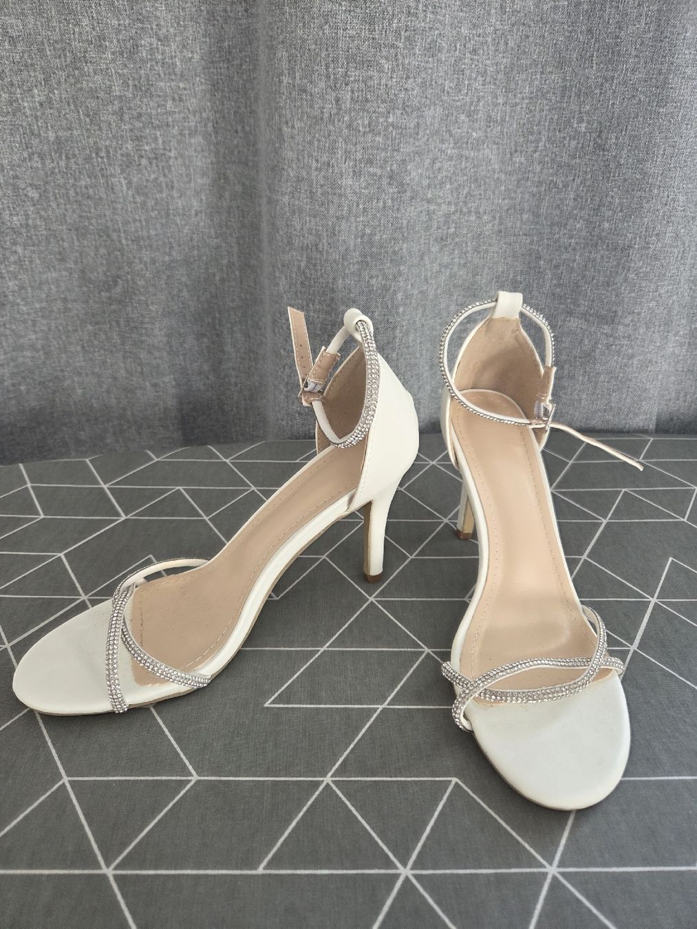 Damenschuhe: High Heels weiss Grösse 37 – Gebraucht aus Alterswil FR von Agape07 1