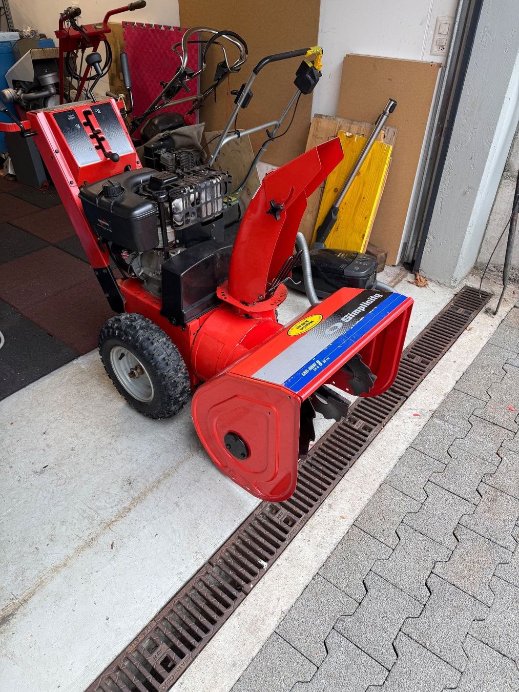 Toutes les machines: Schneefräse Simplycity – D'occasion à Schänis par Trojan10