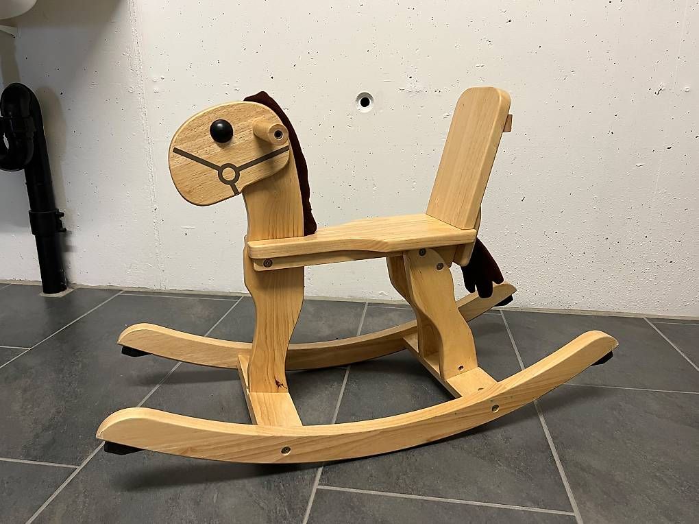 Spielzeuge: Holz-Schaukelpferd mit Sicherheitslehne – Gebraucht aus Winkel von breadfan17
