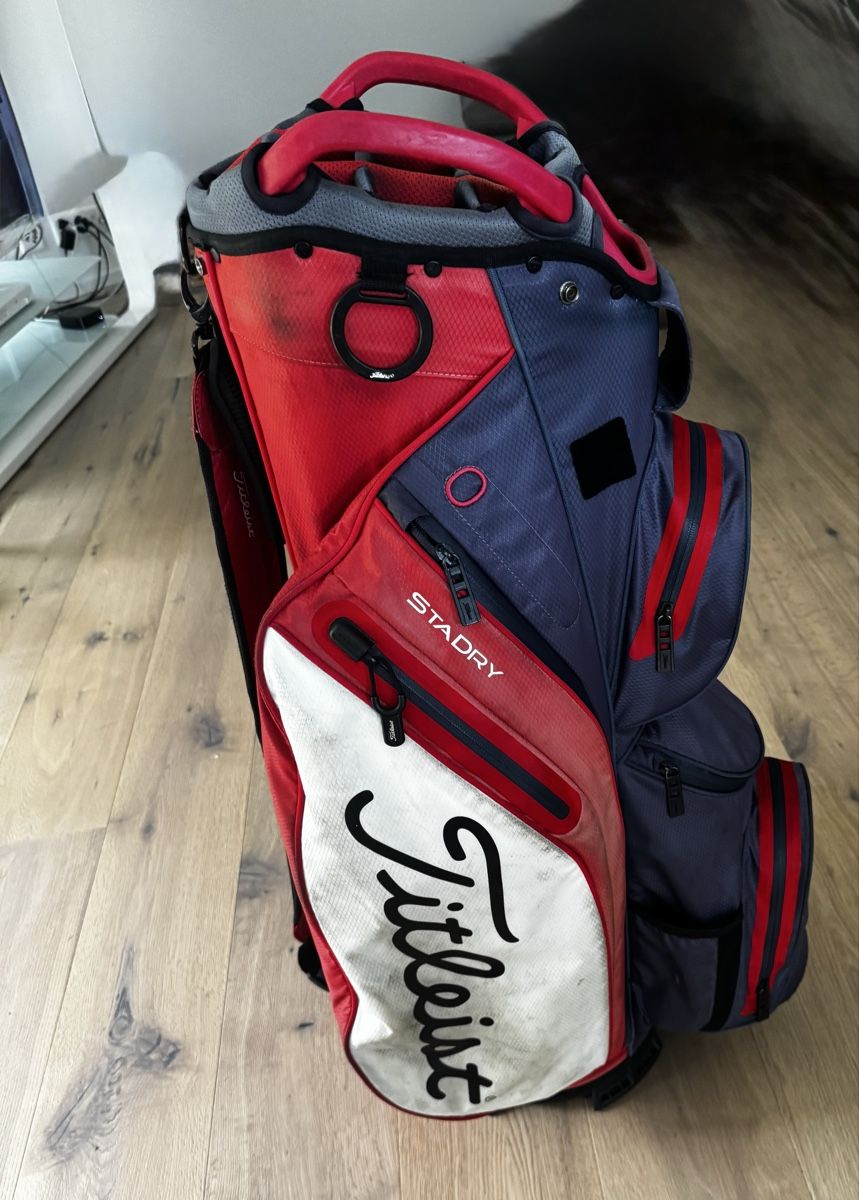 Titleist Sacs: Title: Titleist StaDry Golftrolleybag – D'occasion à Luzern par Mariastella 1