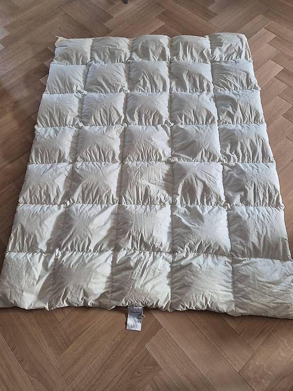 Coperte: Karo Duvet mit Daune 160x200cm – Usato da Frauenfeld venduto da Angie25 3