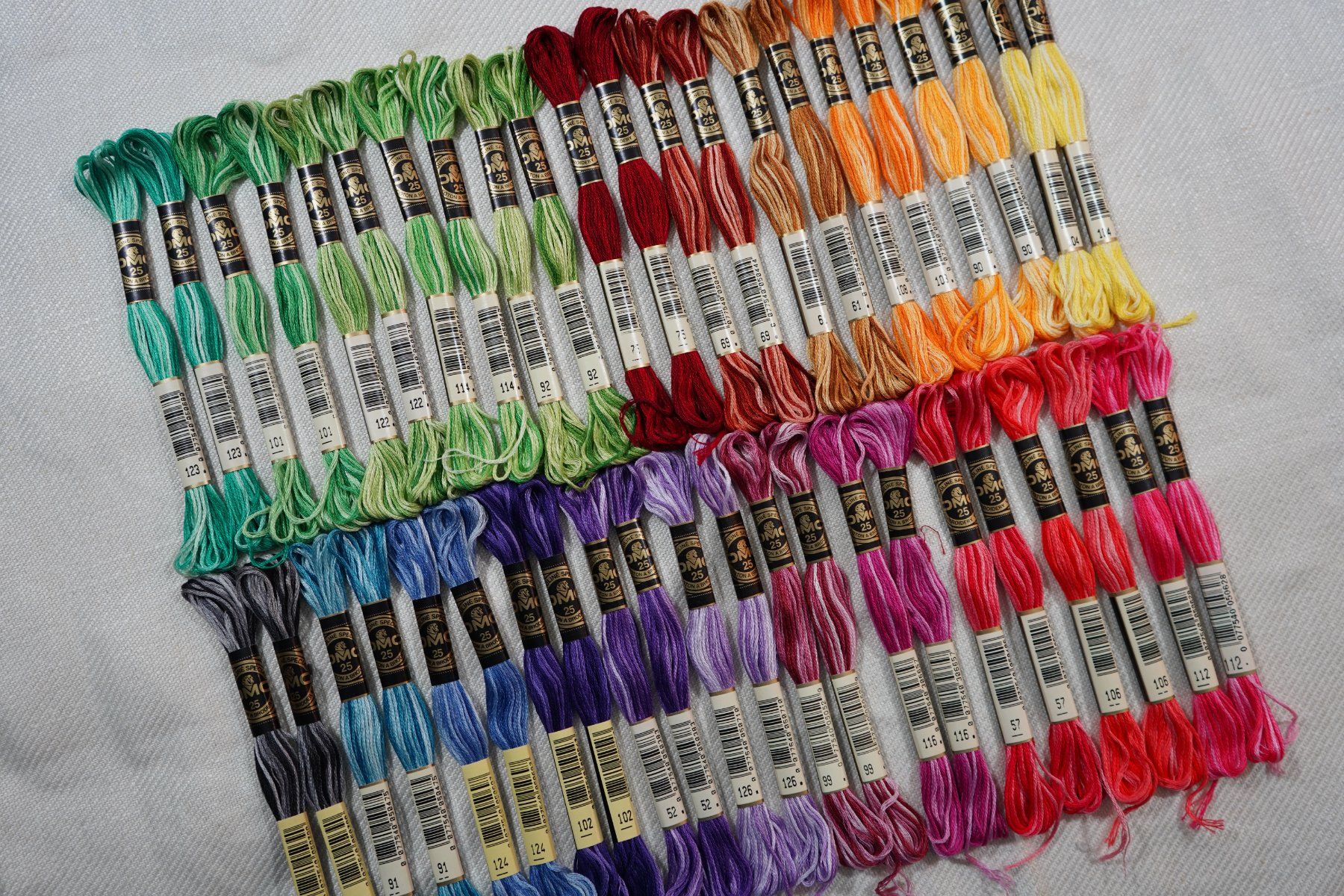 Cordicelle & Fili: 44 DMC Mouliné Spécial Multicolor Art 117 - LOSB4 – Nuovo e nell'imballaggio originale da Mels venduto da DACRI