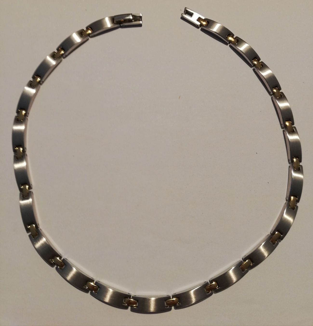 Catenine: neue Halskette Magnetschmuck – Nuovo e nell'imballaggio originale da Buttwil venduto da jrisengel 1