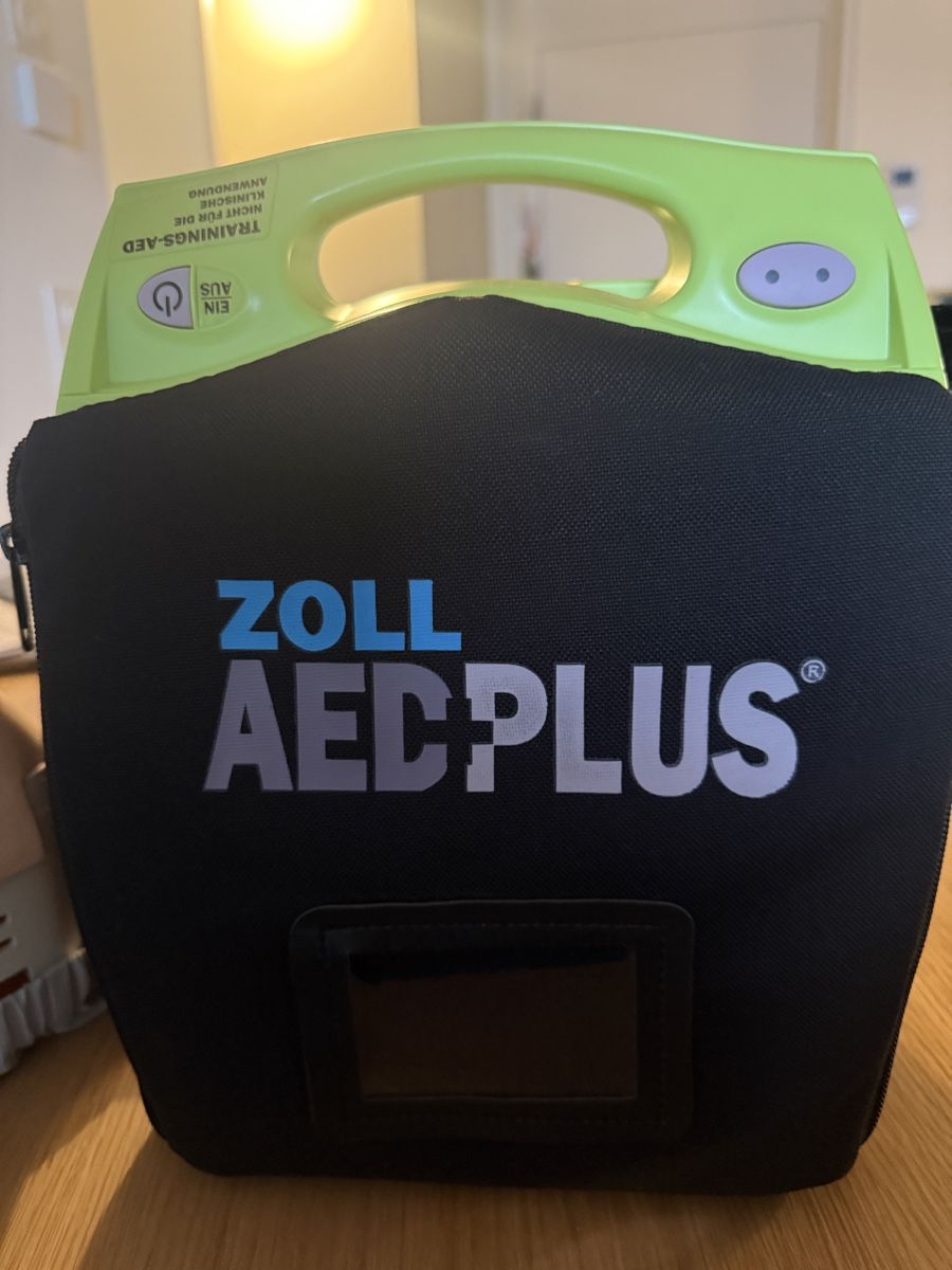 Attrezzature mediche: ZOLL AED Plus Trainer – Usato da Regensdorf venduto da Jessicamirandakoller 2
