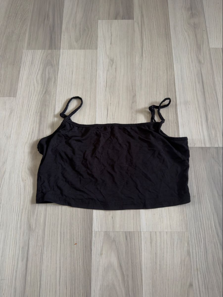 Top: 2 Crop top – Usato da Davos Platz venduto da ang_m2dp 1
