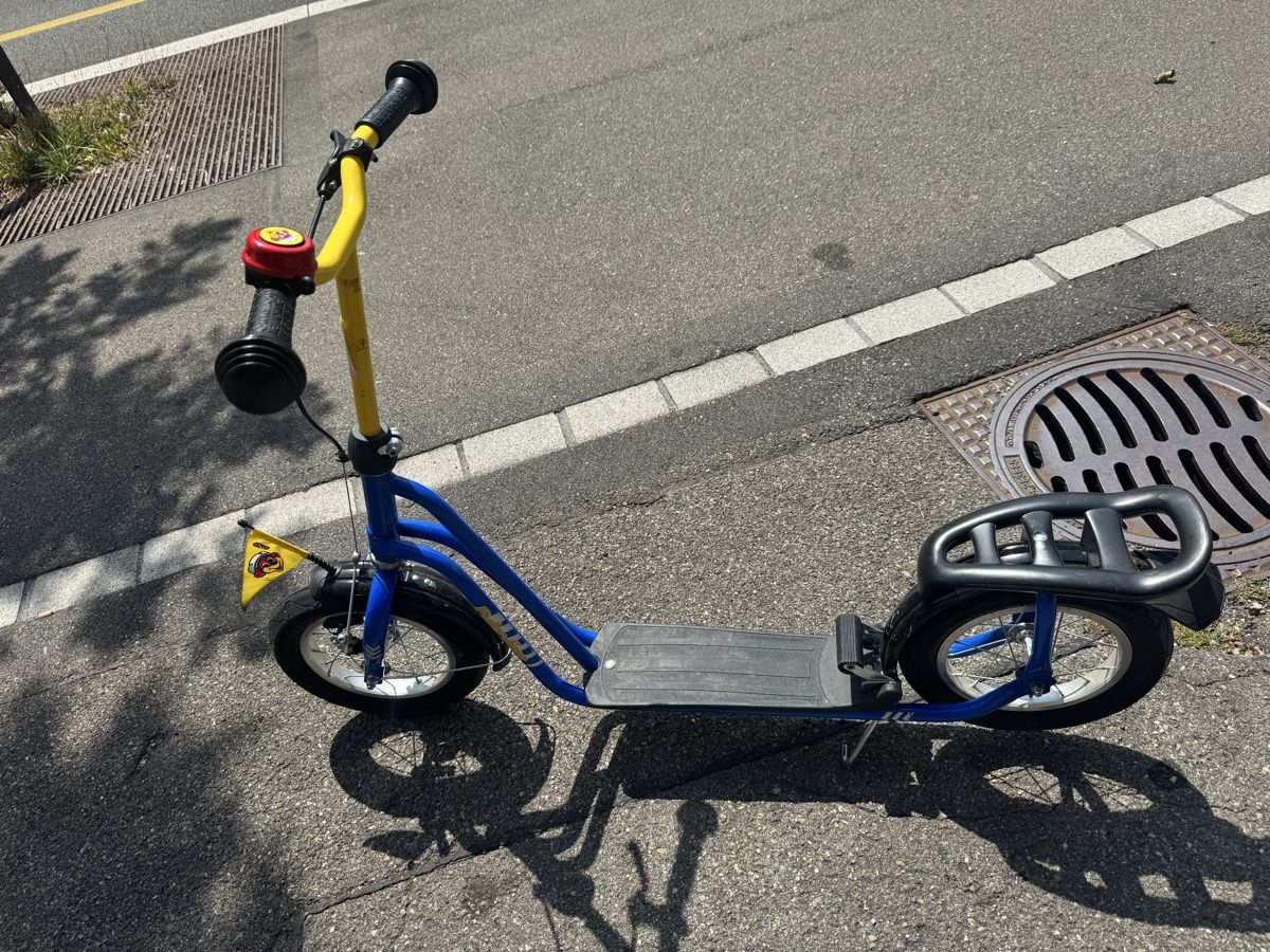 Puky Véhicules pour enfants: Puky Roller blau mit Sitz – D'occasion à Zürich par oase69
