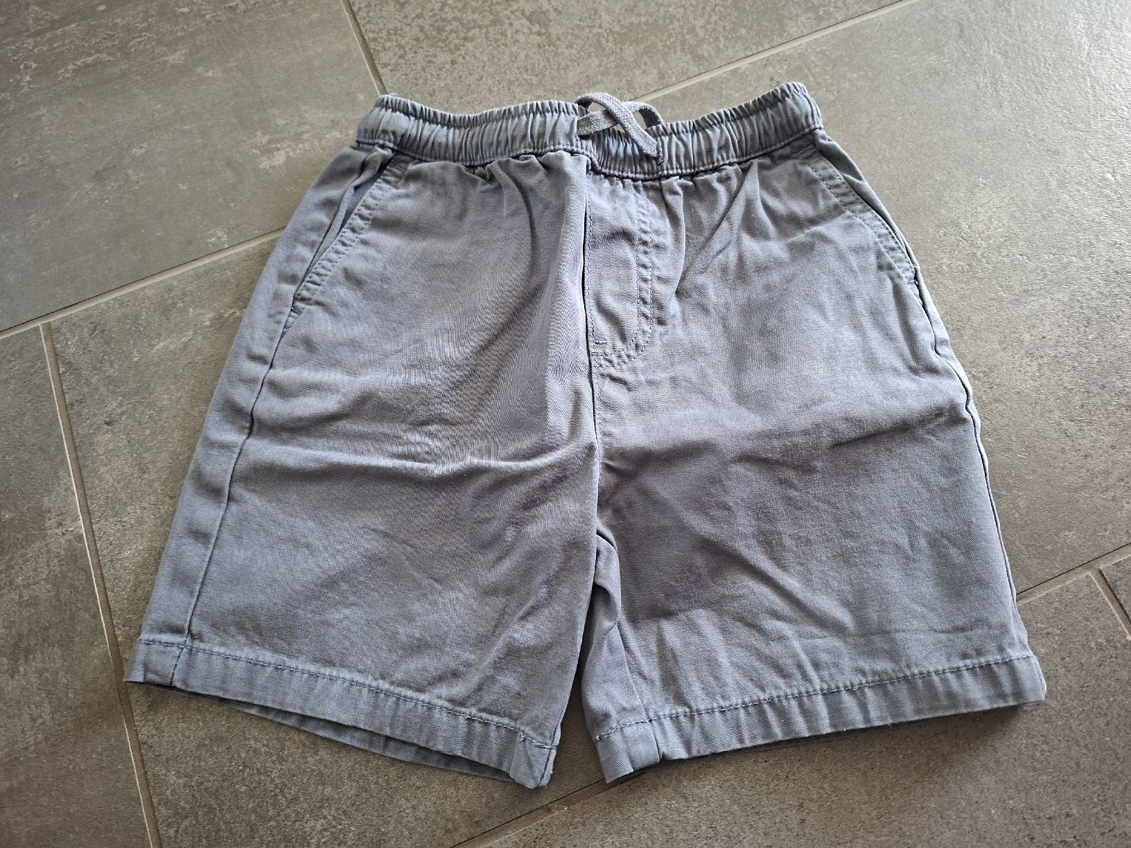 Lotti & Set di vestiti: Hosen Set, Gr. 110 – Usato da Biezwil venduto da Haberli01 2