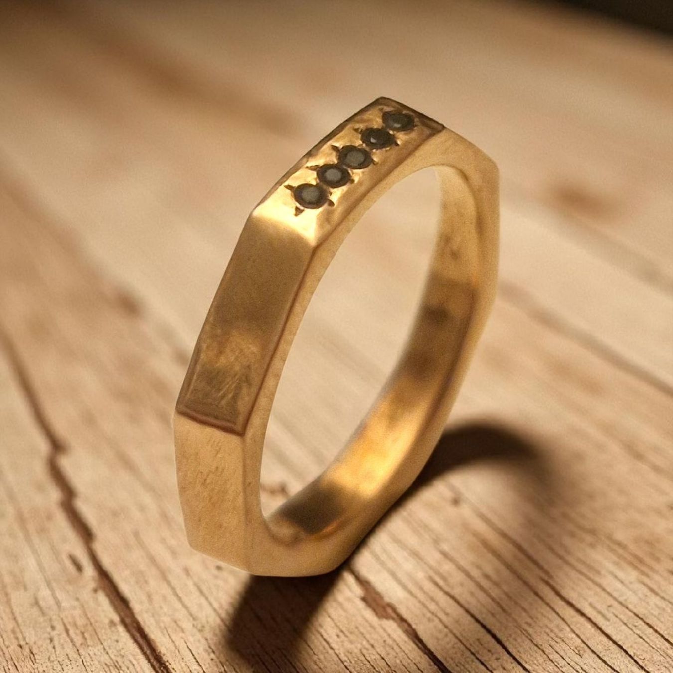 Anelli: Achteck-Ring Bronze mit 4 Spinellen, Grösse 58.7 – Nuovo e nell'imballaggio originale da Aarau venduto da Schmuckhoehle_MD 4