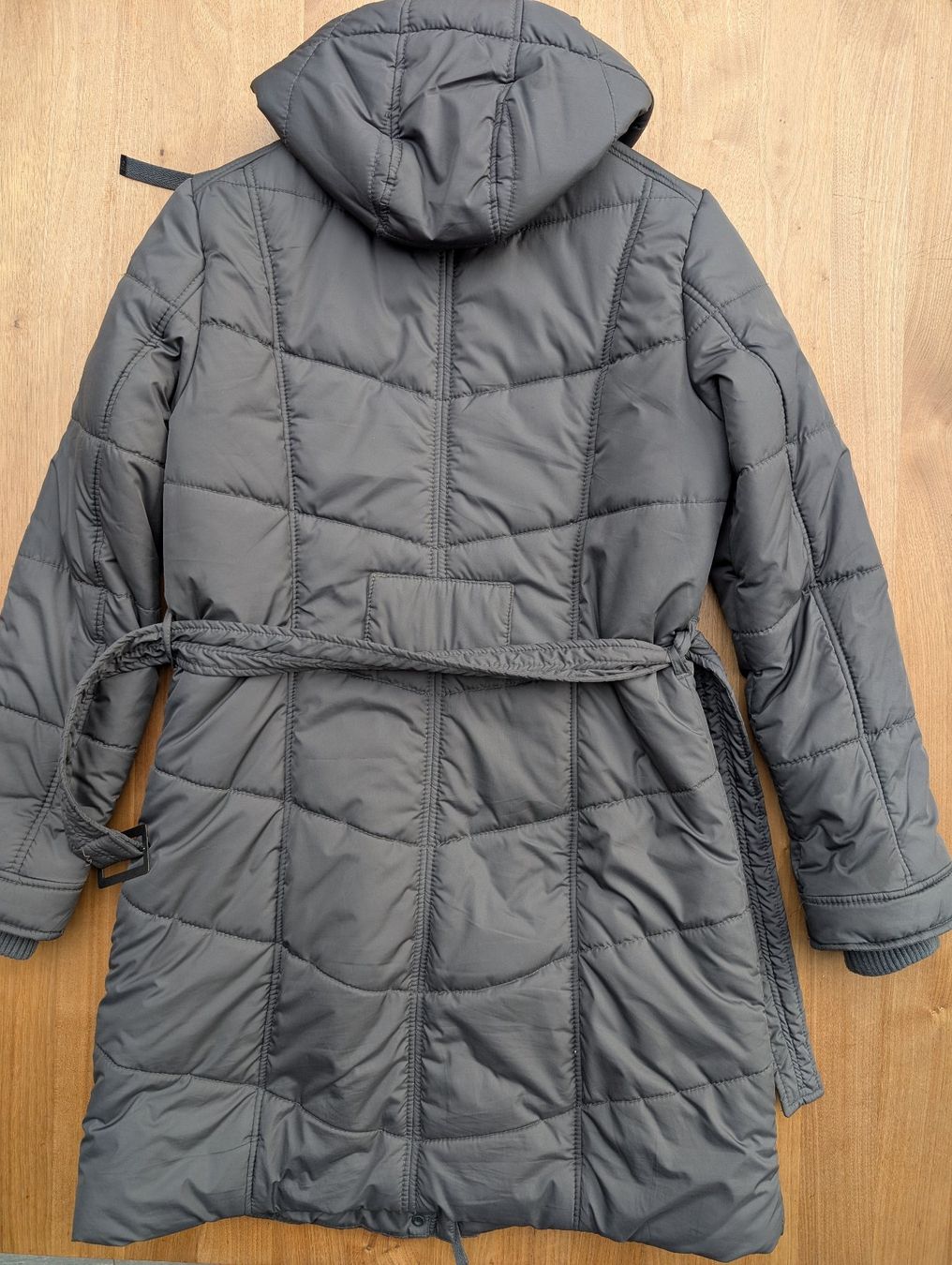 Cappotti: Warmer Wintermantel Gr. 38 mit Gürtel, Top Zustand – Usato da Igis venduto da Urs75 1