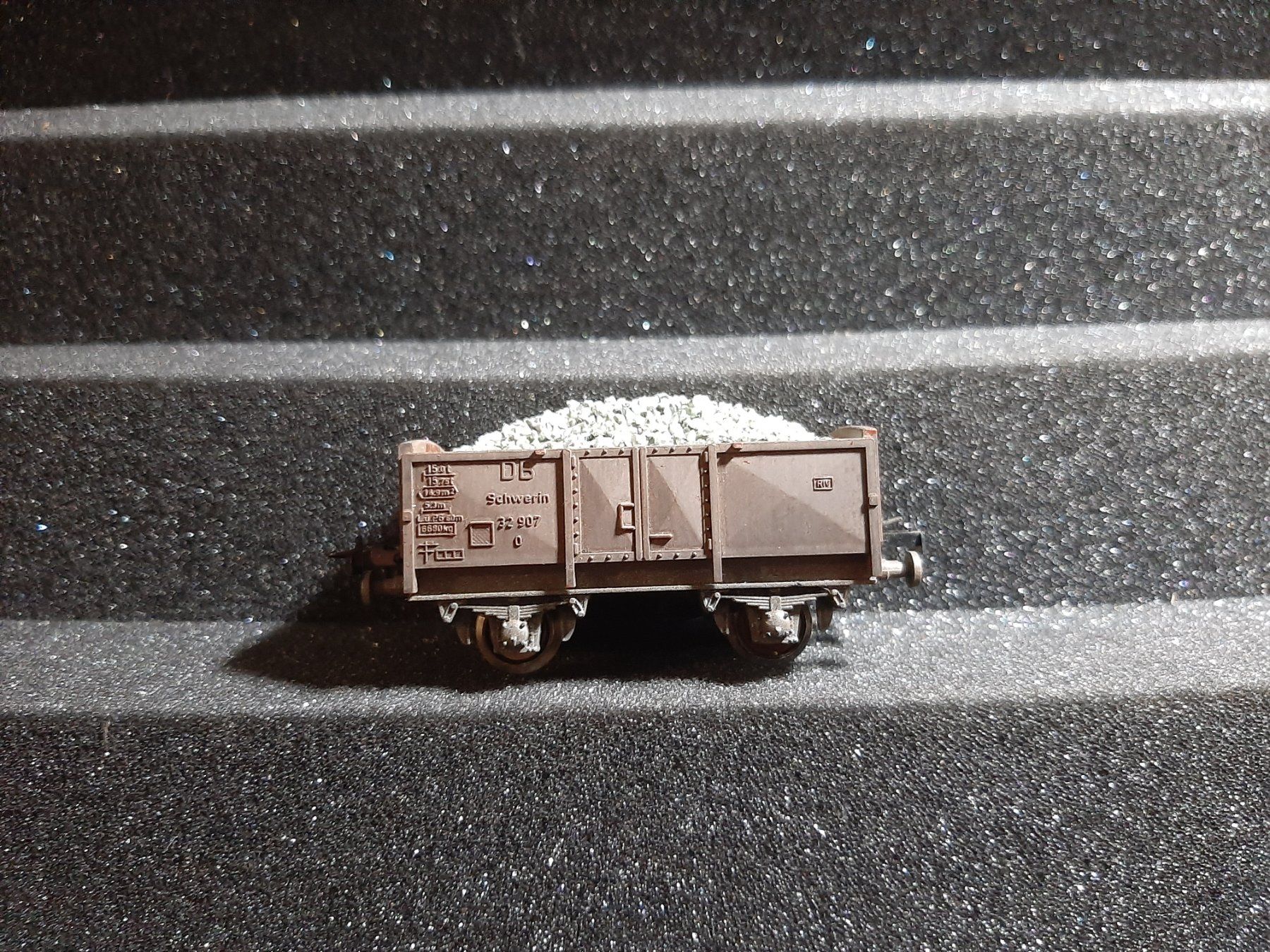 Trix Modelleisenbahnen: TRIX REF.8 – Gebraucht aus Avully von RIVALIS