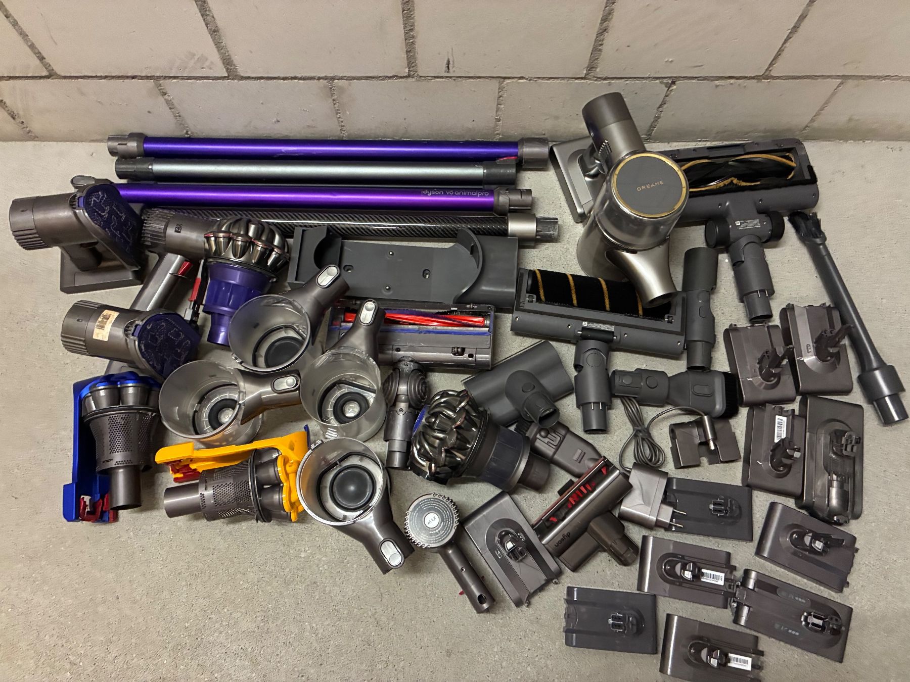 Dyson Aspirapolveri & Accessori: Dyson teile – Usato da Hendschiken venduto da zkos 3