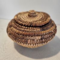 Korb mit Deckel