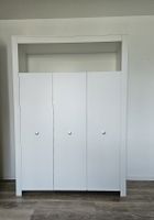 Schrank weiss 3 Türen mit Regalen u verstellbare Hängestange