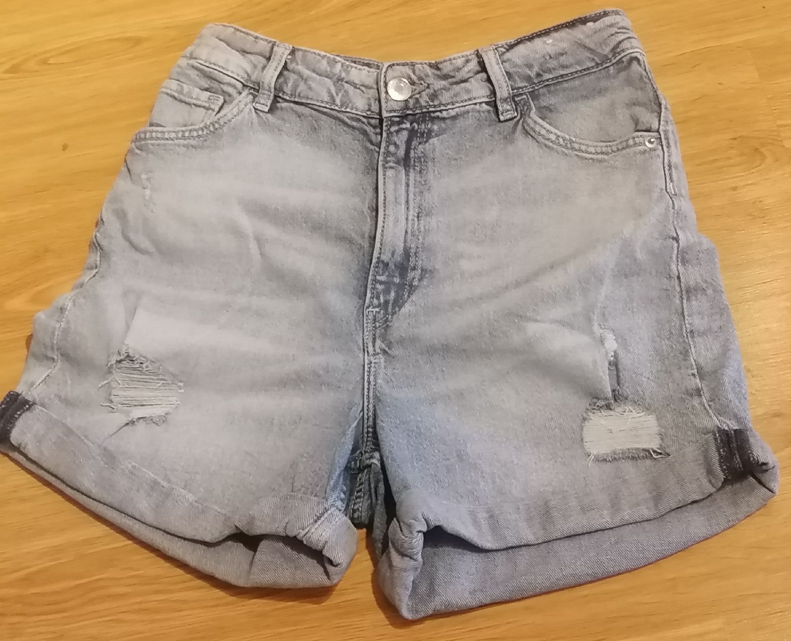 Hosen: Short en jean, short, pantalon short – Gebraucht aus Montcherand von petiteoune75