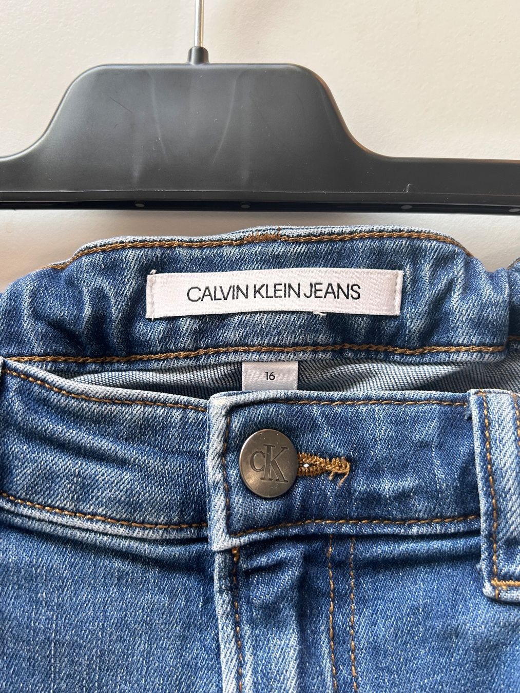 Calvin Klein Jeans: CALVIN KLEIN Jeans – Usato da Dättwil AG venduto da fio_d76l 2