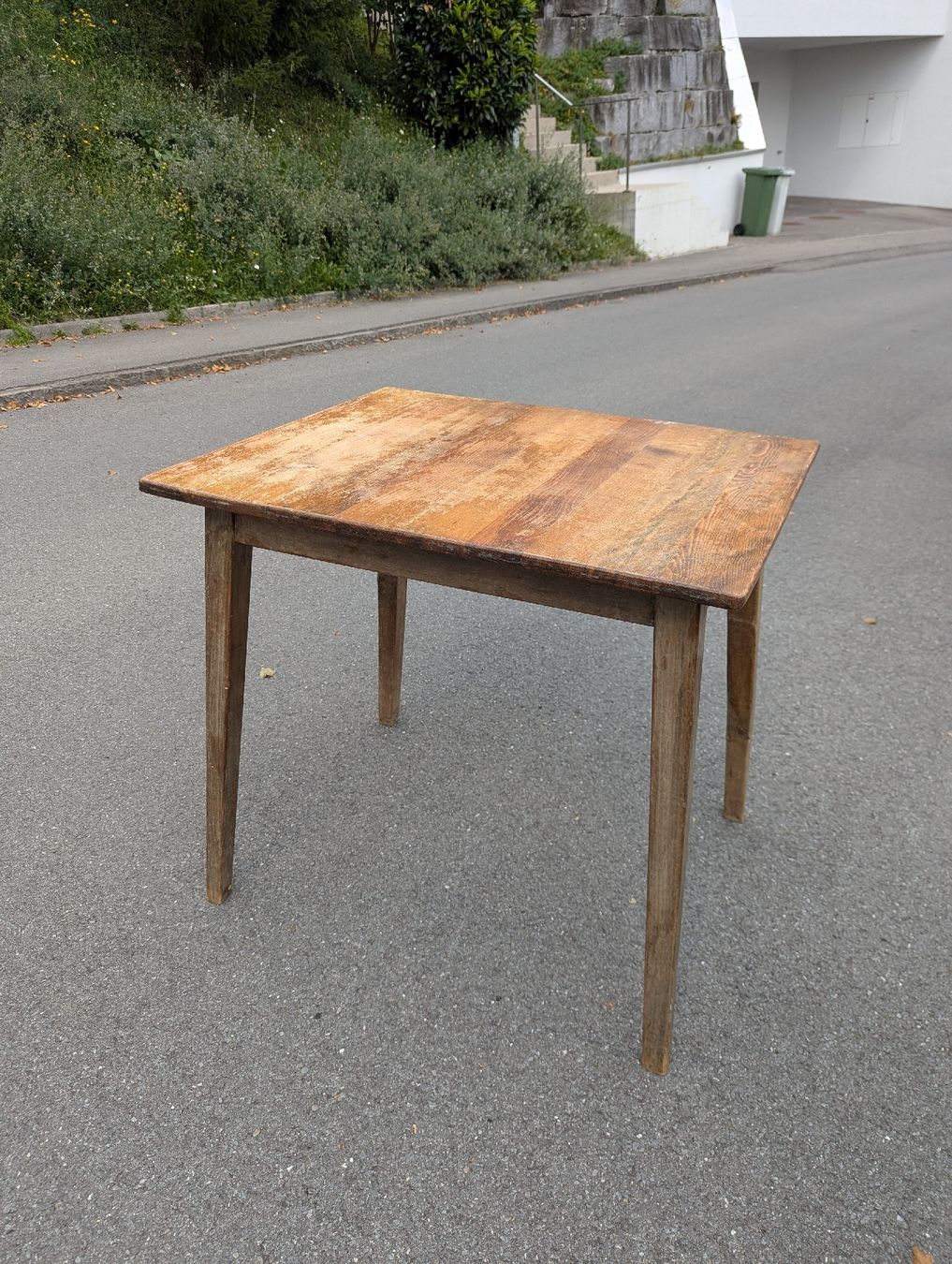 Tavoli: Antiker Holztisch – Usato da Luzern venduto da Isiosi 1