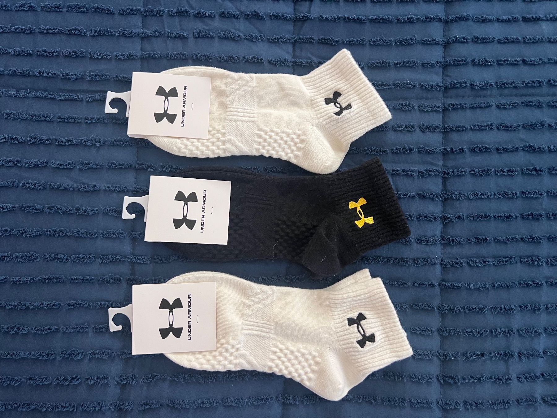 Socken: Under Armour – Neu und originalverpackt aus Wattwil von SchweizIT