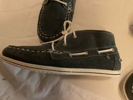 Chaussures Petit Bateau cuir 32 et 34 NEUF
