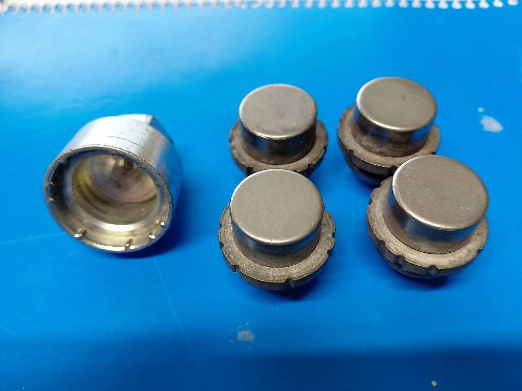 Tutti pezzi di ricambio auto: Ford Rad Sicherungsmutter – Usato da Bonnefontaine venduto da nesslera 1