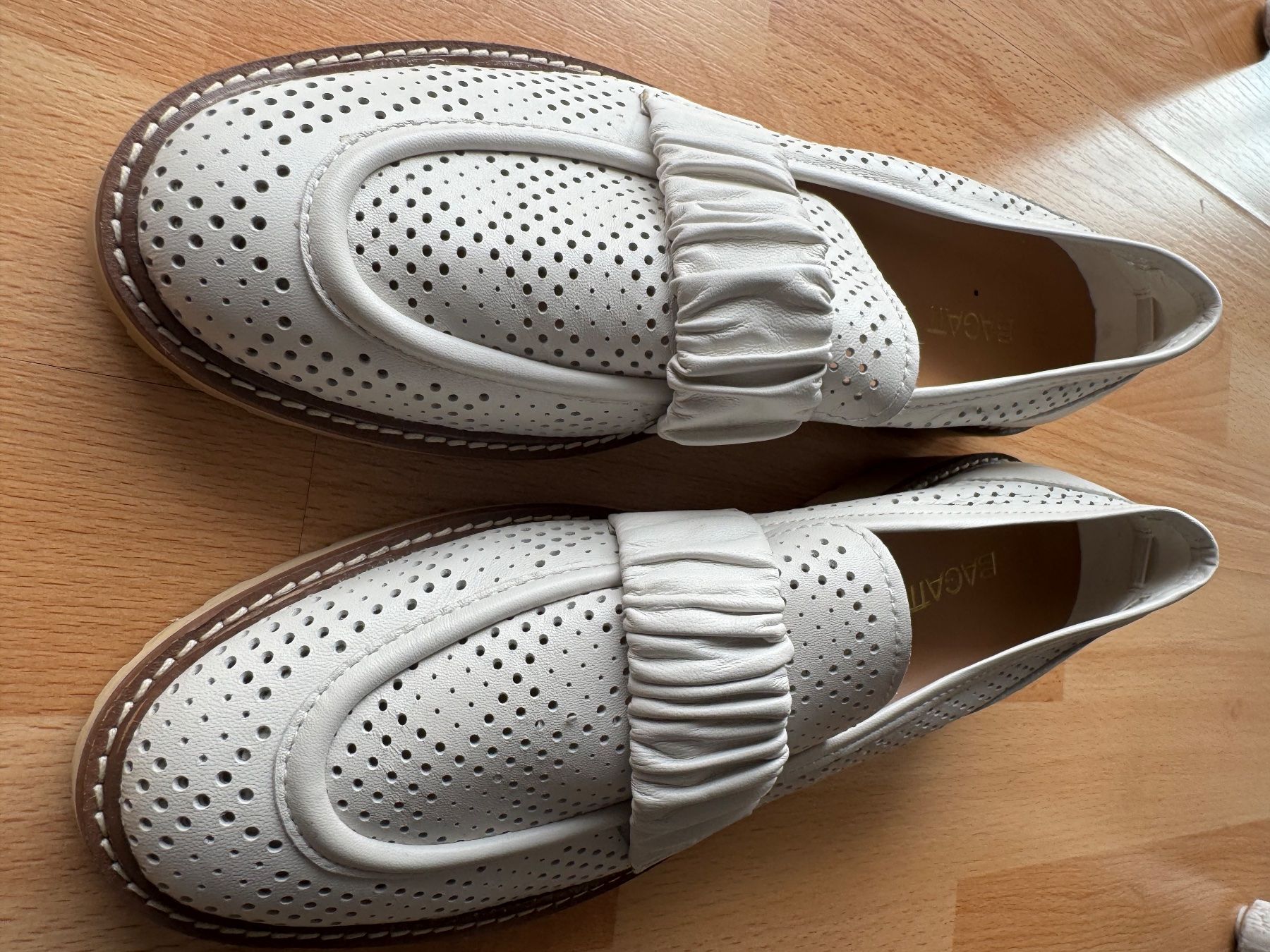Bagatt Scarpe da donna: Schuh von Bagatt, Leder beige, Grösse 40 – Usato da Rorschacherberg venduto da beeechen 2