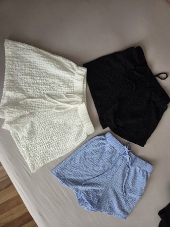 Kurze Hosen 3er Set Damen Grösse S neue Ware