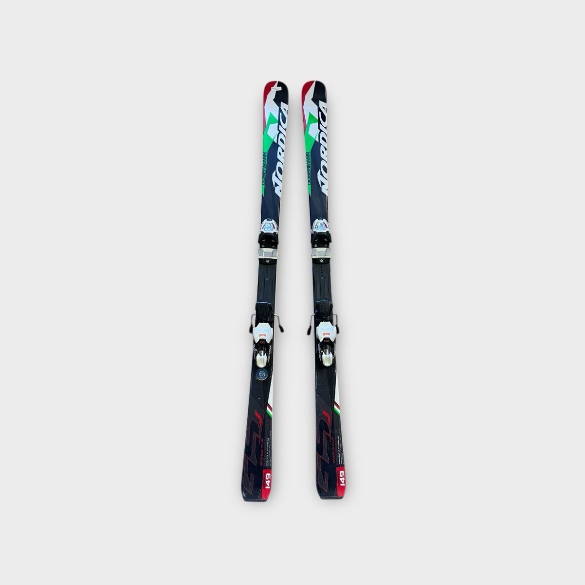 Nordica Sci: Nordica Dobermann Junioren Ski 149cm – Usato da Murten venduto da Ski-Outlet