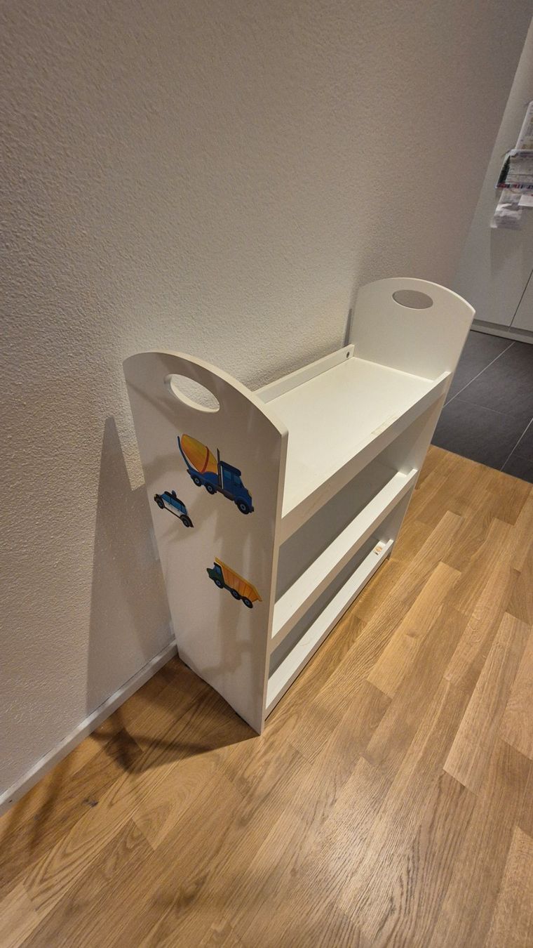 Regale: Kinderbücherregal / Bücherablage – Gebraucht aus Bettwil von Snev313 1