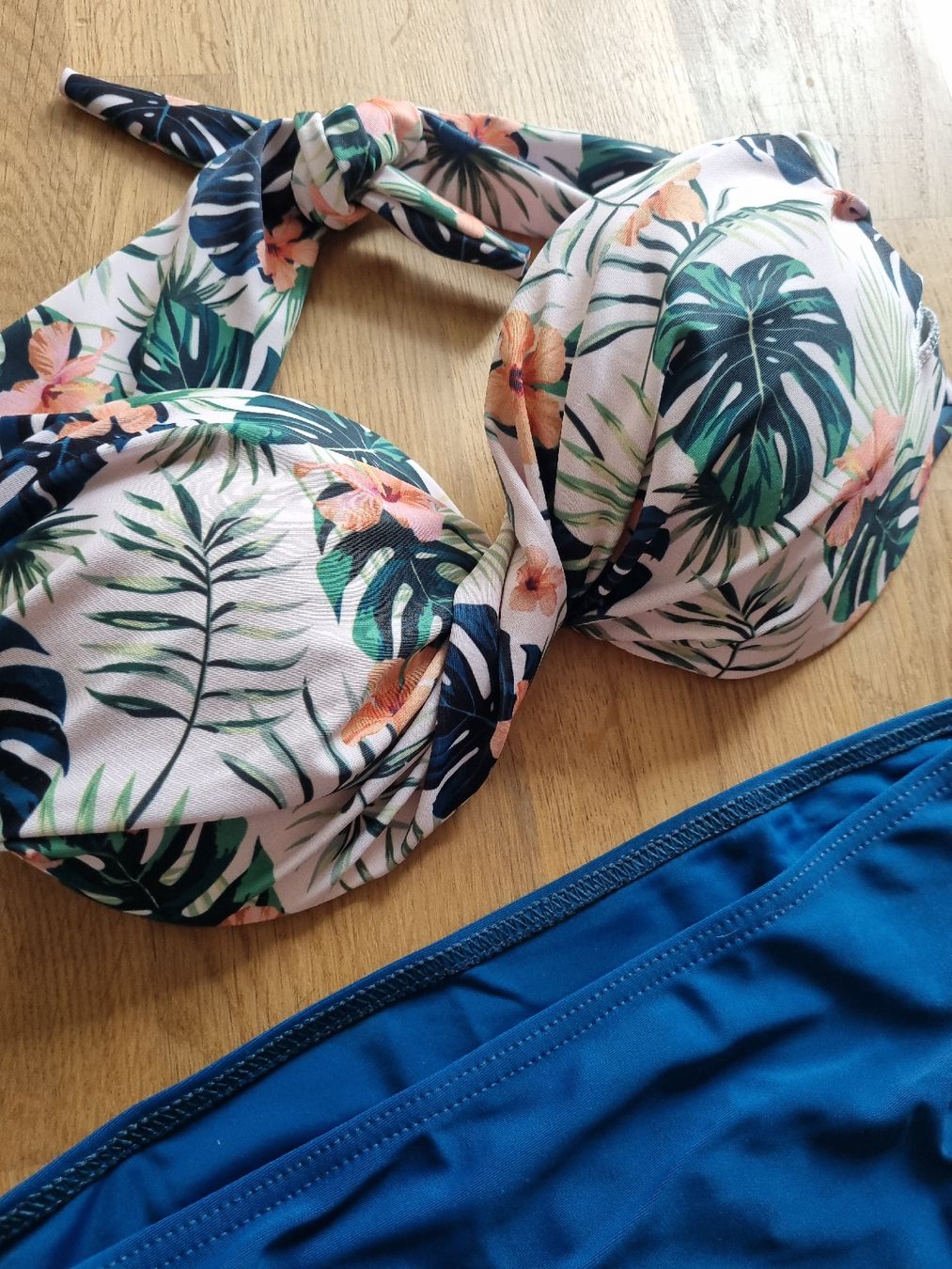 Costumi da bagno & Bikini: Bikini Tropical Print Top Blue Bottoms  – Usato da Aigle venduto da Smagbrelle18 3
