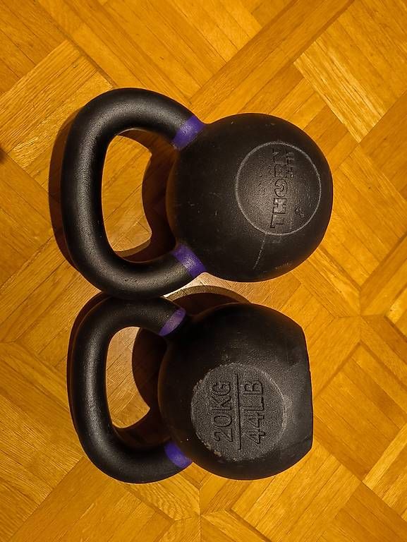 Hanteln & Gewichte: Zwei Kettlebells 20kg – Gebraucht aus Zürich von juheh