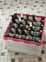 Lot 25 BOUTEILLES DE VIN ROUGE ANCIENS PRINCIPALEMENT SUISSE