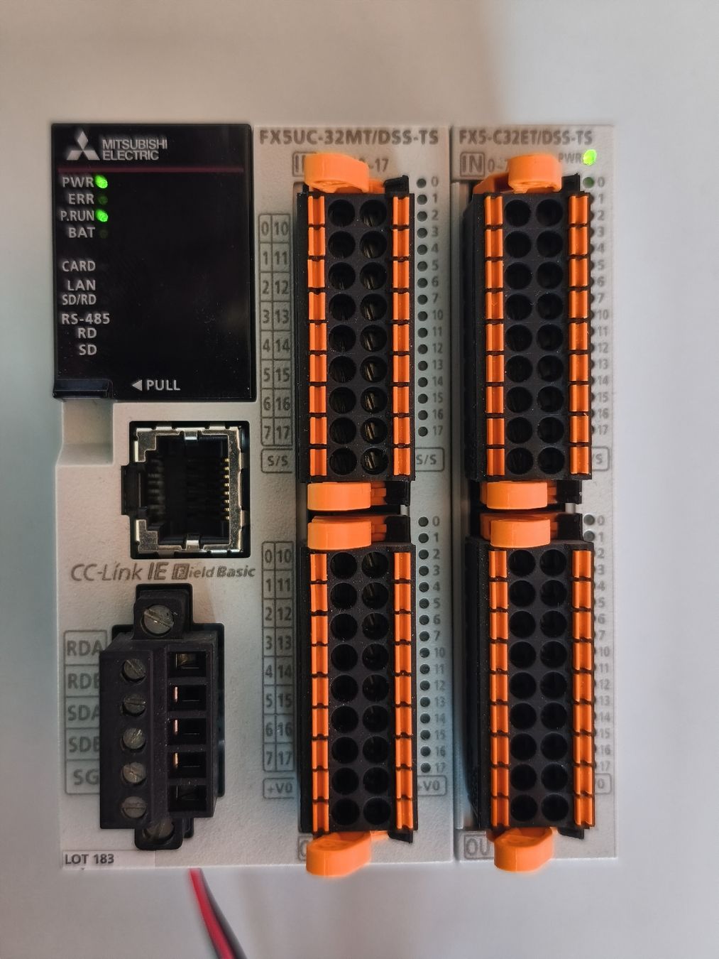 Mitsubishi Componenti elettronici: PLC Mitsubishi FX5UC-32MT/DSS-TS – Usato da Fontaines NE venduto da Onibaku