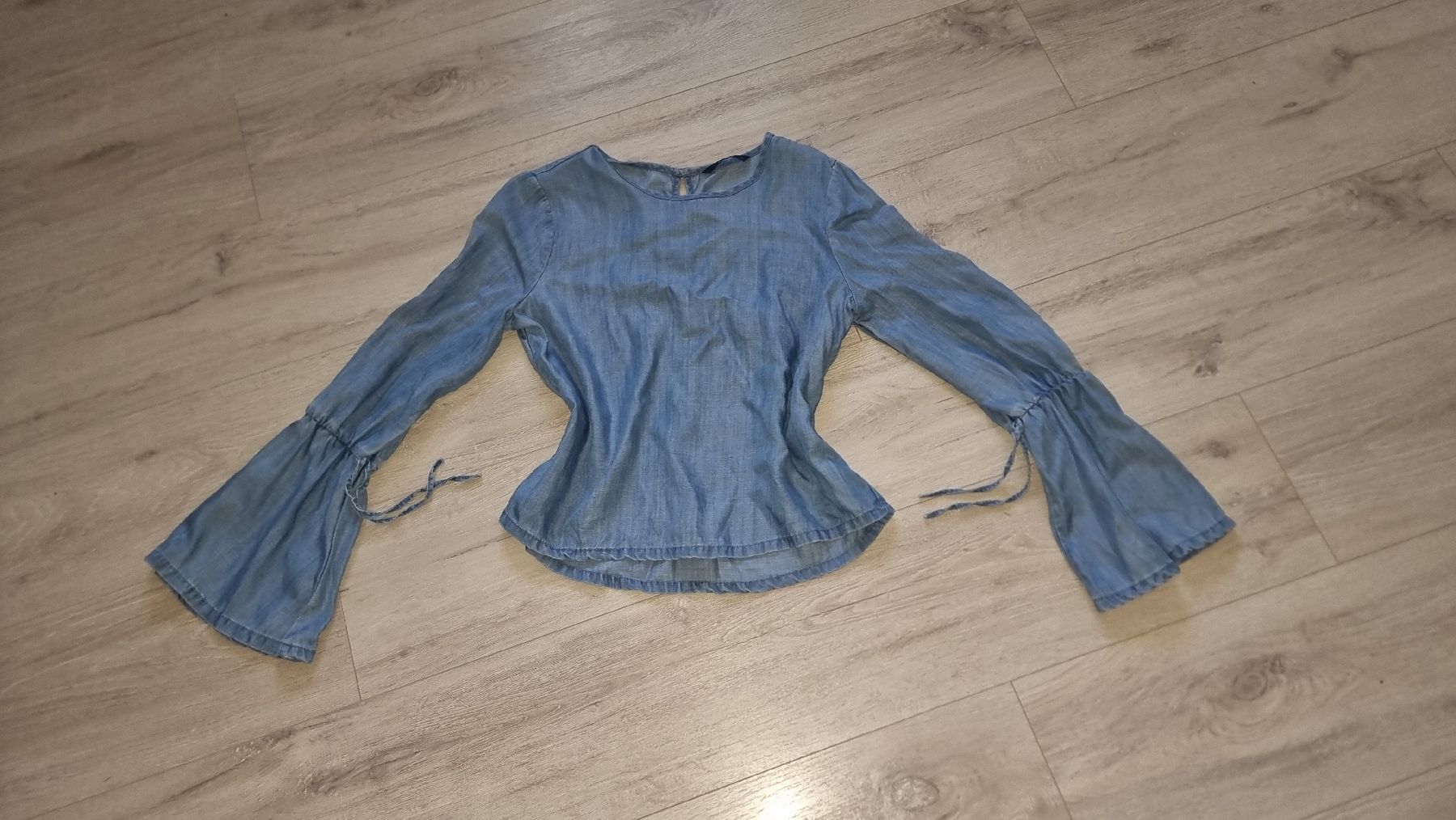 Only Blusen: ONLY Bluse, Grösse 34, Top Zustand, modern. – Gebraucht aus Wigoltingen von Zuckerfee84