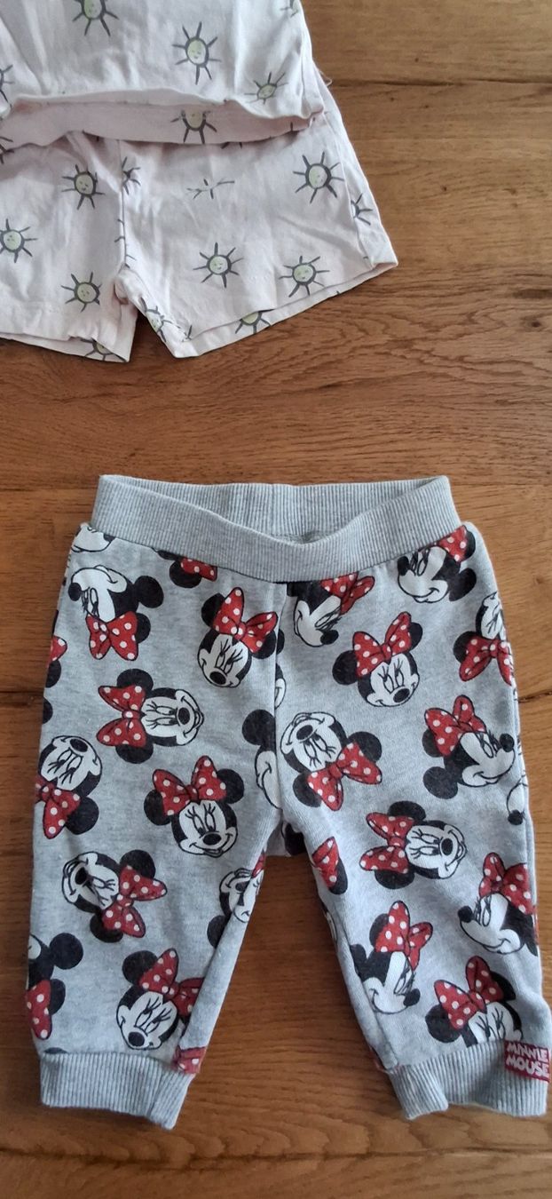 Lotti & Set di vestiti: 2 Babyhosen, 1 Sommerpyjama – Usato da Langenthal venduto da Handstrick 3