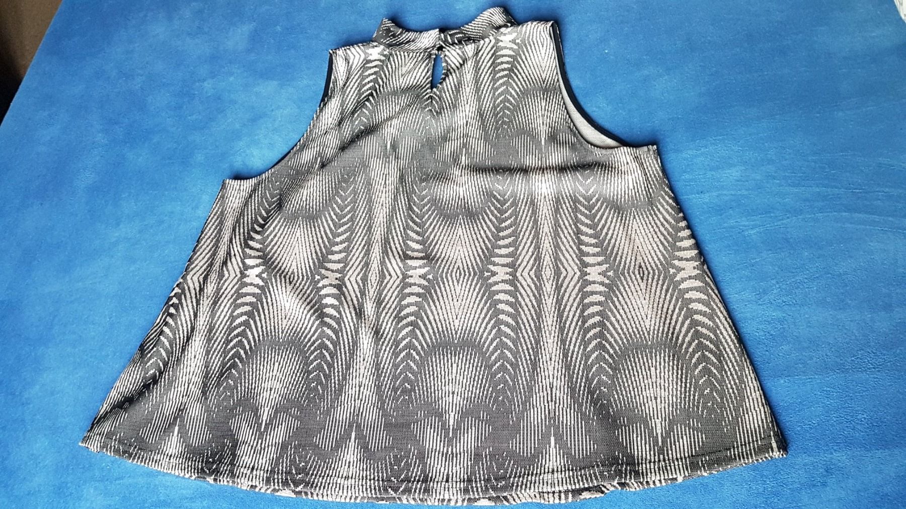Tuniche: Tunique taille 50/52 marque Charlott' – Usato da Villiers venduto da san_jn5w 5