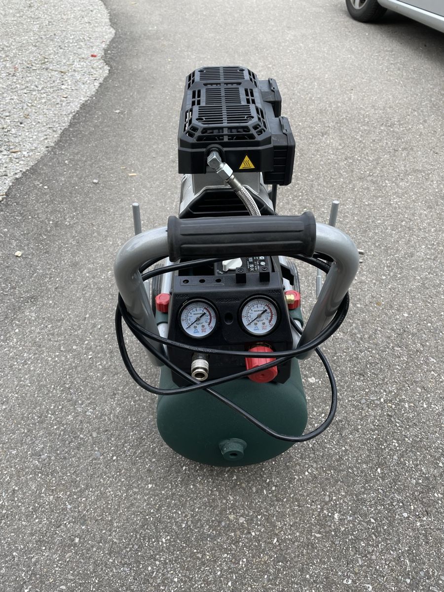 Metabo Compressori: Compresseur Metabo Basic 220-24 of silent 24 lt  – Usato da Chénens venduto da Dzodzet81 1