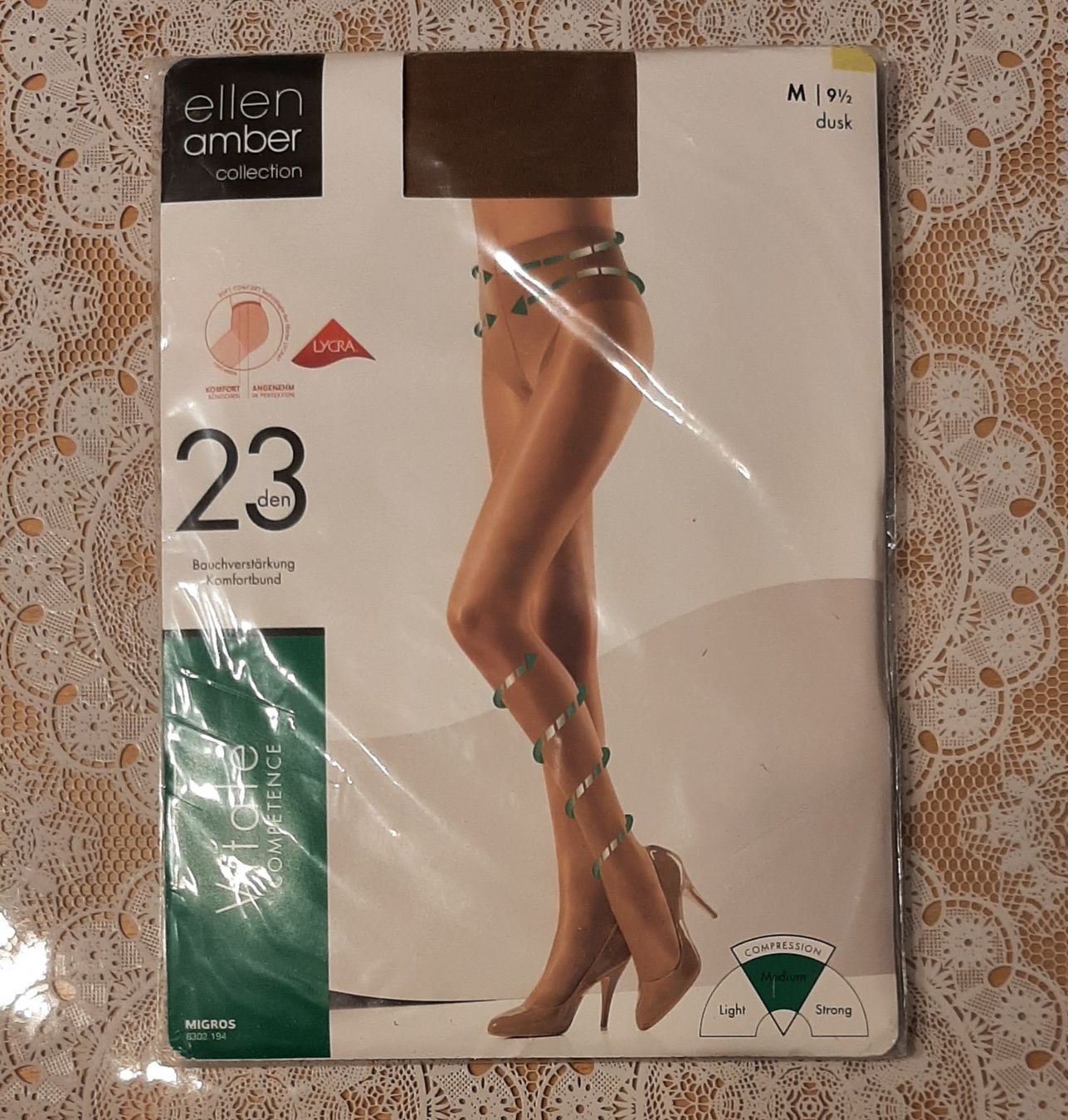 Ellen Amber Calze & Collant: Ellen Amber Vitale Strumpfhose 23den Gr.M Dusk/Hellbraun – Nuovo e nell'imballaggio originale da Amriswil venduto da Celini3