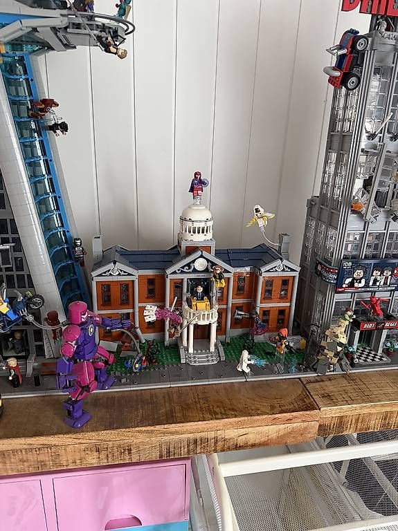 Kit di costruzioni: LEGO Marvel / Avengers  Modular Buildings  Top Zustand – Usato da Signau venduto da WhiteyWyss 3