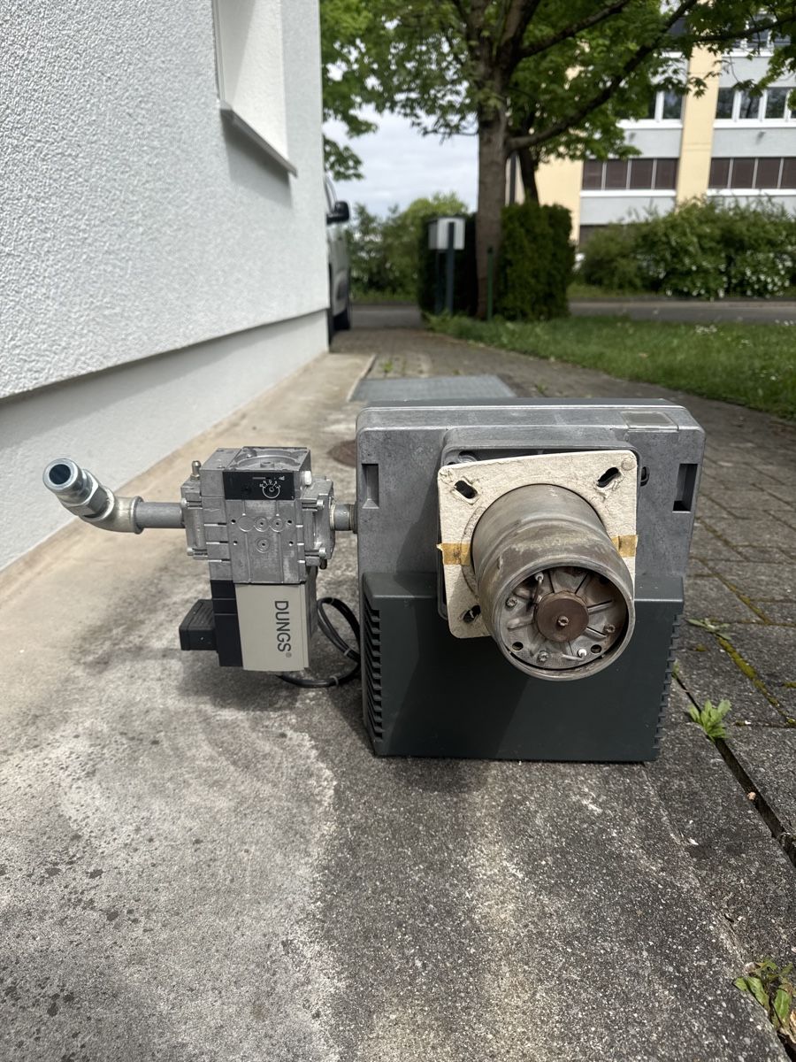 Radiatori: Weishaupt Gas-Brenner WG10 – Usato da Brüttisellen venduto da Hilpi8306 1