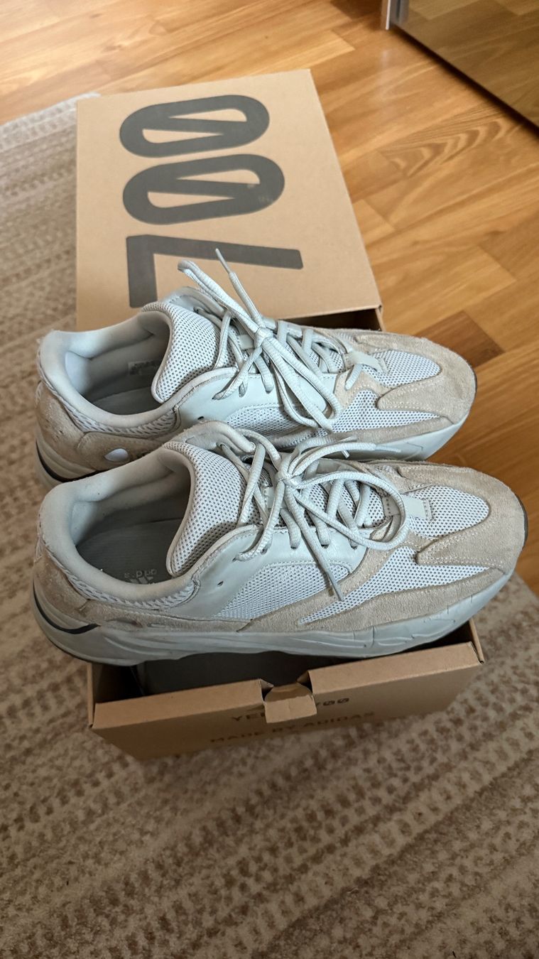 Adidas Scarpe da uomo: yeezy 700 salt 44 – Usato da Horgen venduto da Aron.zh 5