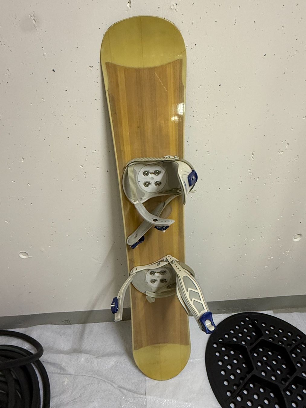 Boards: Damen Snowboard 148cm Einzelanfertigung - mit Racebelag – Gebraucht aus Neerach von topshotta