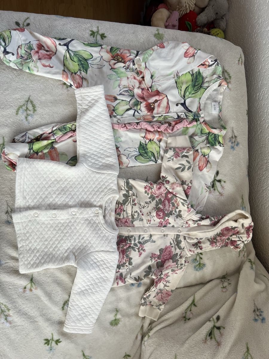 Lotti & Set di vestiti: Kleidung für Mädchen 56-62 – Usato da Dintikon venduto da home_shop31