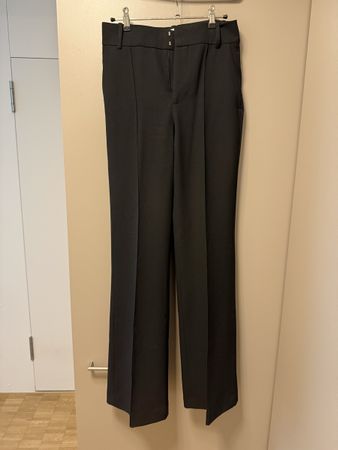 ZARA elegante schwarze Stoffhose Grösse XS