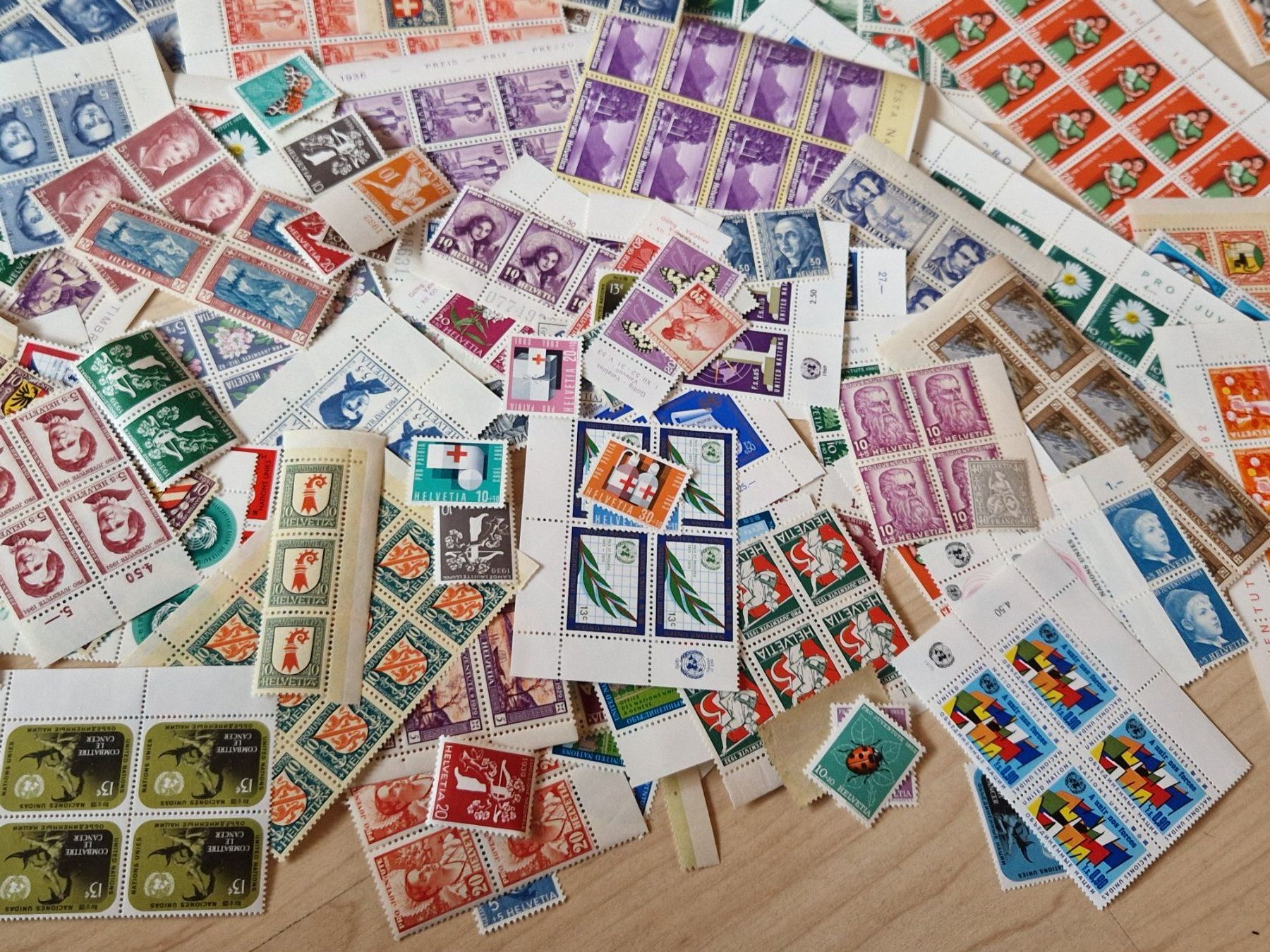 Tous les timbres: Grössere Ansammlung postfrischer BM, ab 1.- – D'occasion à Burgdorf par Glossy01 6