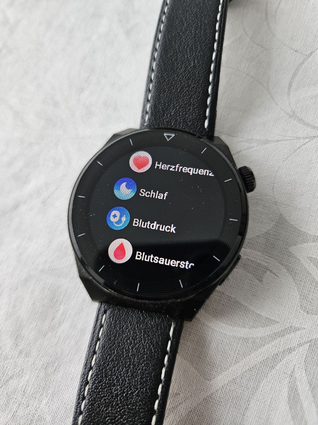 Smartwatch: Smartwatch mit 3 Armbändern – Usato da Buchs ZH venduto da fvo_tl5n 5