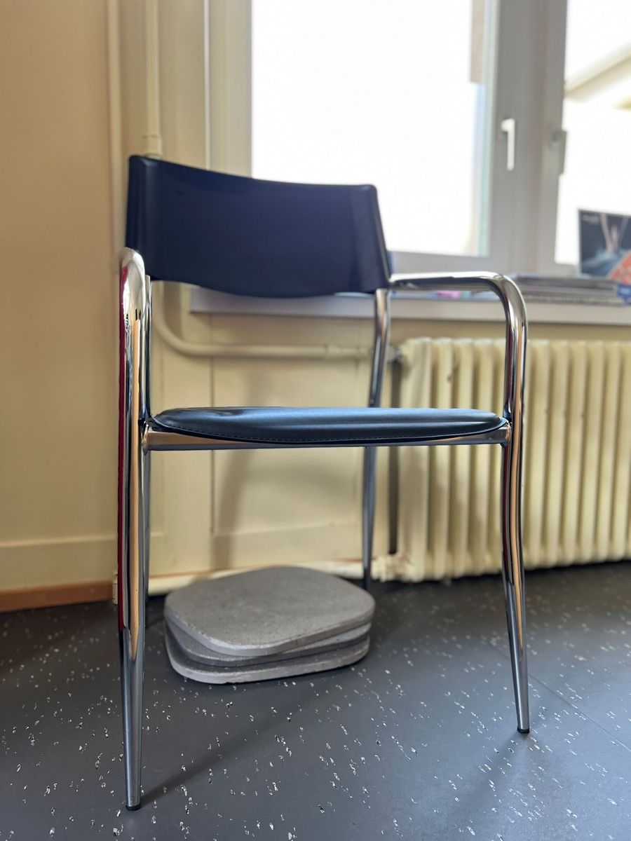 Sedie: 8 Stk Stühle Leder schwarz; Gestell chrome – Usato da Pfäffikon ZH venduto da fdemuth 3