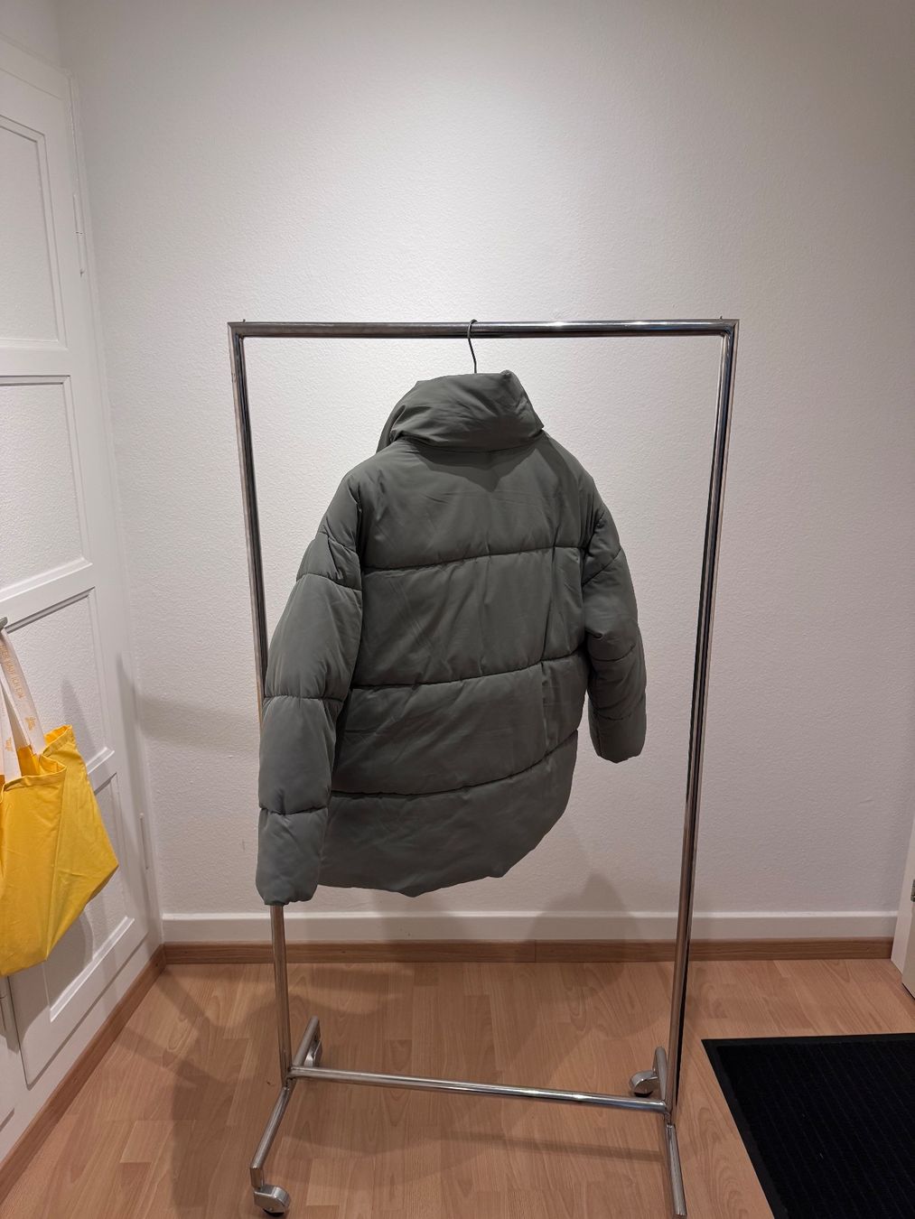 Giacche: Monki Puffer Jacke, Gr. M - Warme Winterjacke! – Usato da Zürich venduto da GC96 2
