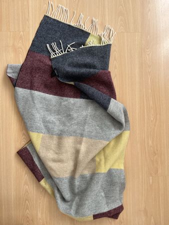 Wunderschöner Marco Polo Wollschal 100% Wolle